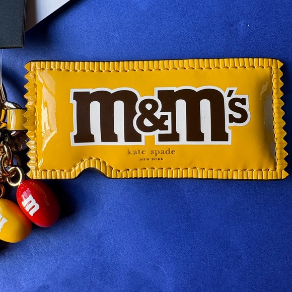 🌟 SOLD 🌟M&M’S X KATE SPADE NEW YORK PATENT PU 3D PACKET KEY FOB BAG CHARM 🍬 - Picture 16 of 16
